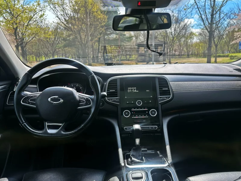 Renault SM6