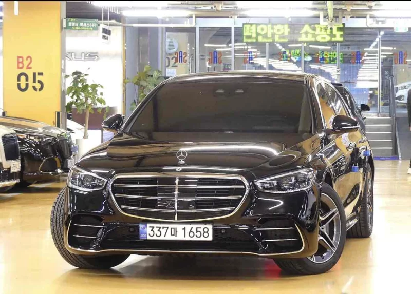 Mercedes-Benz S-Class