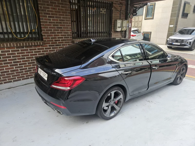 Genesis G70