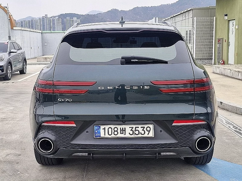 Genesis GV70