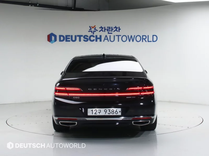 Genesis G90