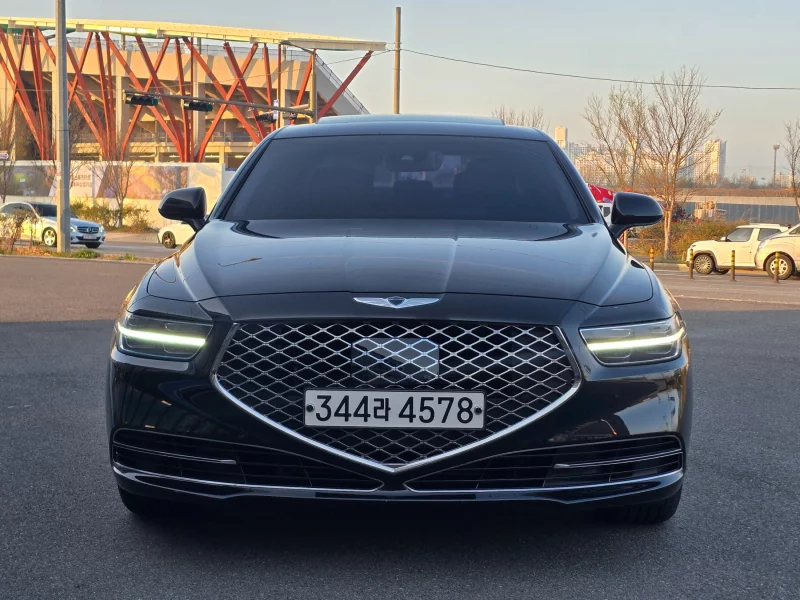 Genesis G90