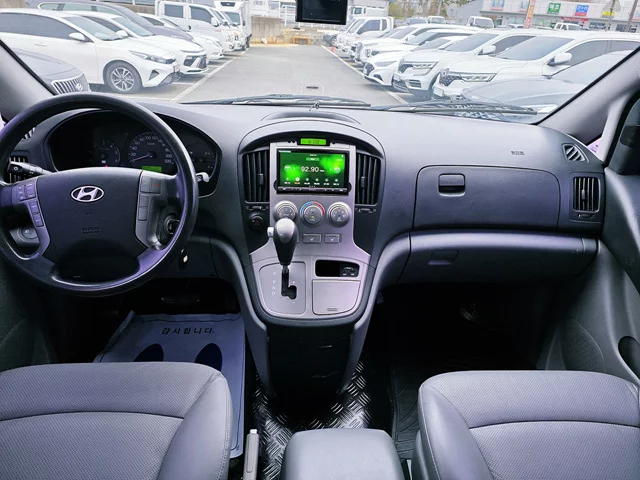 Hyundai Grand Starex