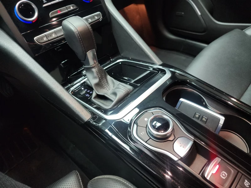 Renault SM6