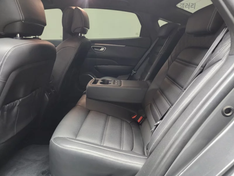 Renault SM6