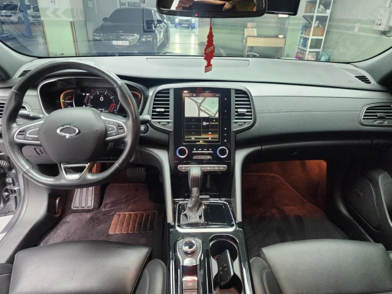 Renault SM6