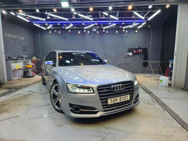 Audi S8