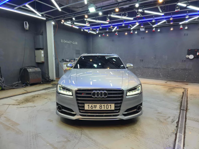 Audi S8