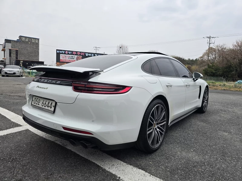 Porsche PANAMERA