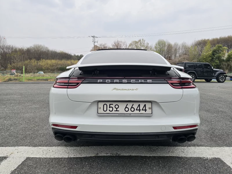Porsche PANAMERA