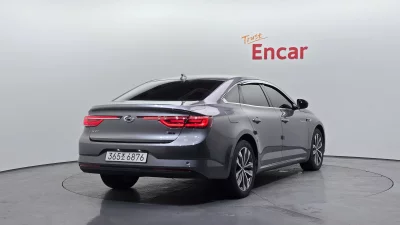 Renault SM6