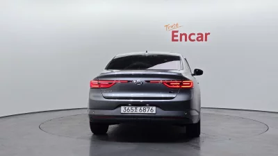 Renault SM6