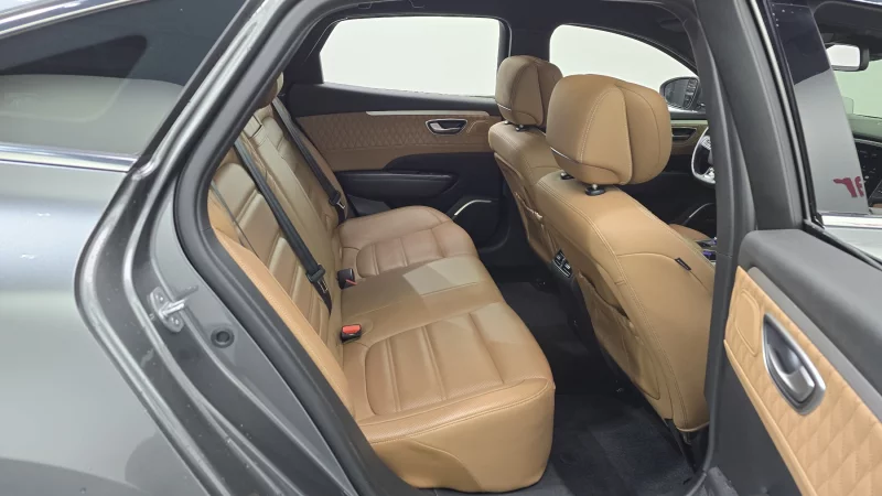 Renault SM6