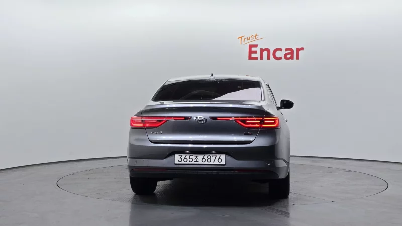 Renault SM6