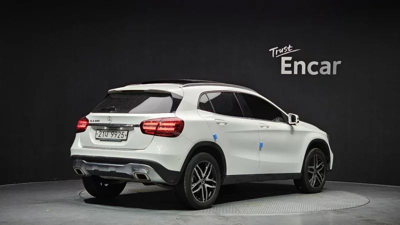 Mercedes-Benz GLA-Class