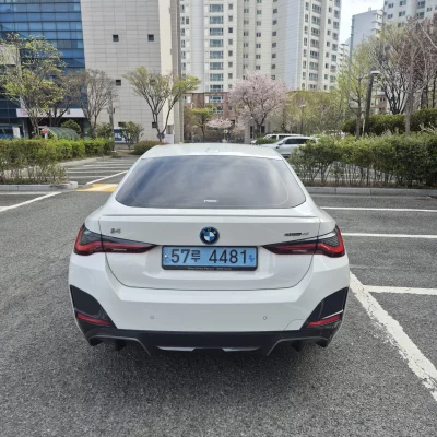 BMW i4