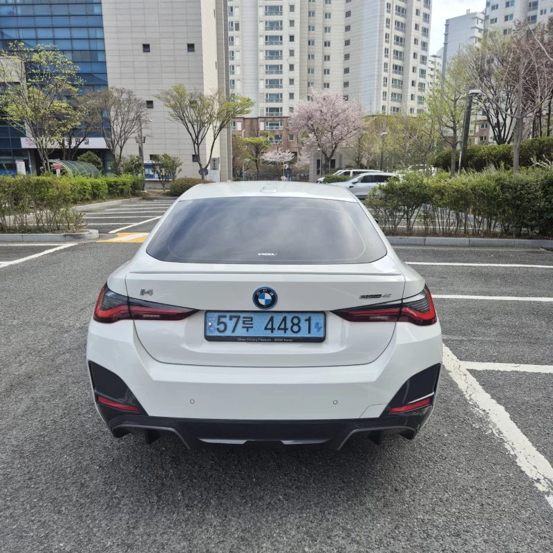 BMW i4