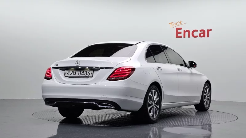 Mercedes-Benz C-Class