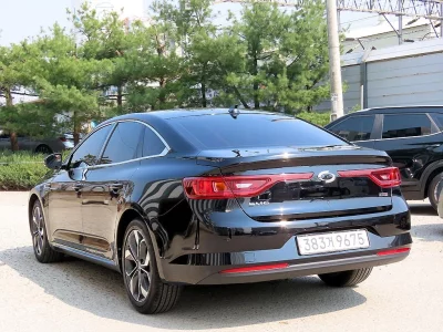 Renault SM6