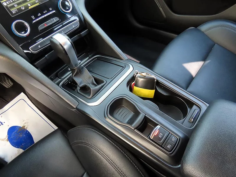 Renault SM6