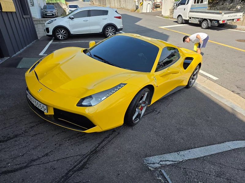 Ferrari 488