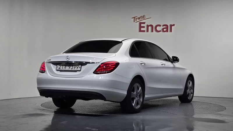 Mercedes-Benz C-Class