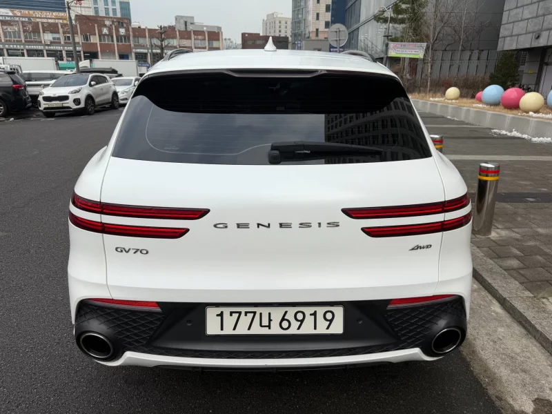 Genesis GV70