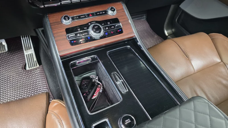 Lincoln Aviator