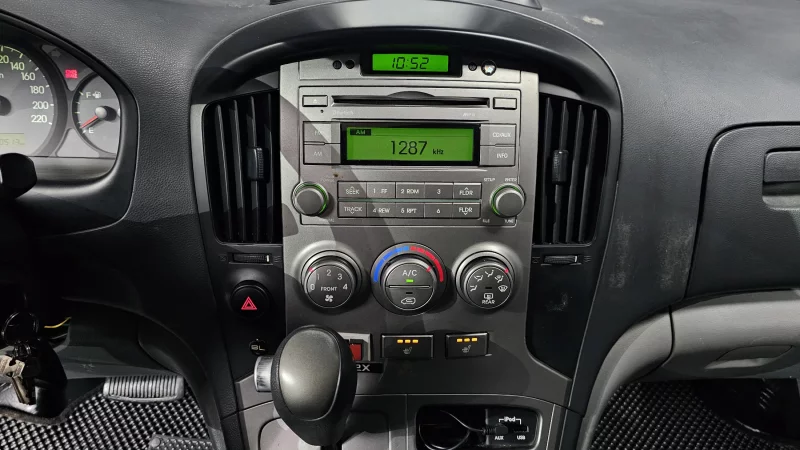 Hyundai Grand Starex