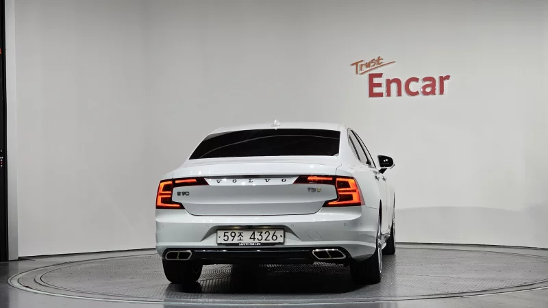 Volvo S90