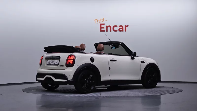 MINI Cooper Convertible