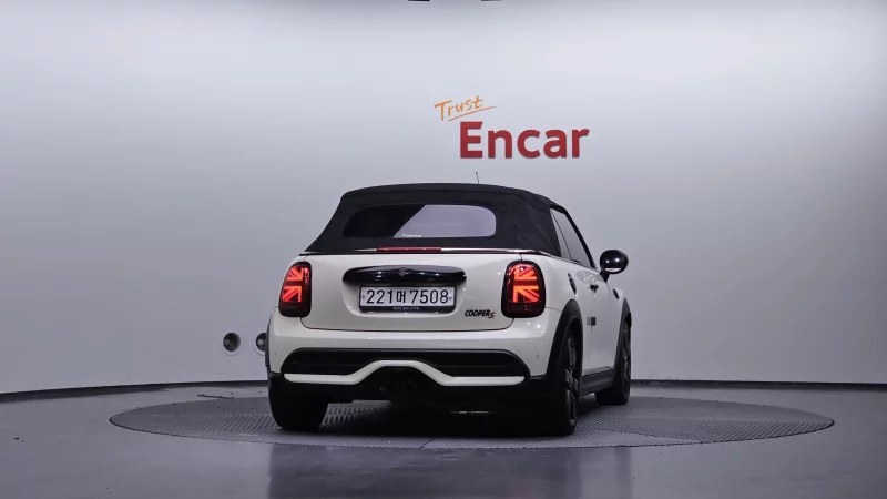 MINI Cooper Convertible