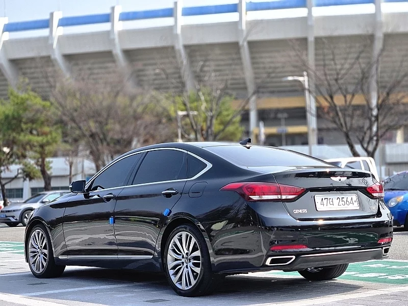 Hyundai Genesis