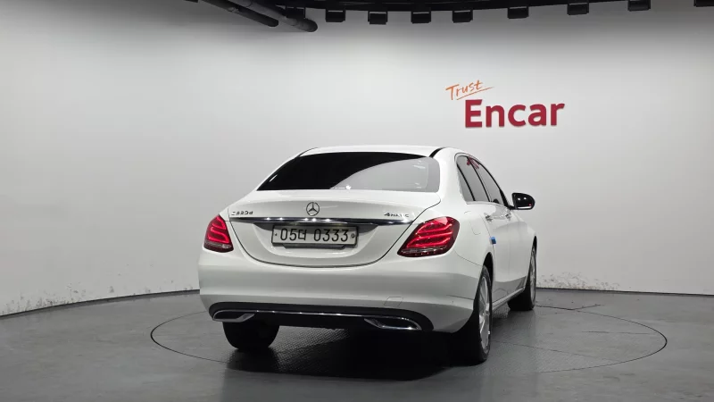 Mercedes-Benz C-Class