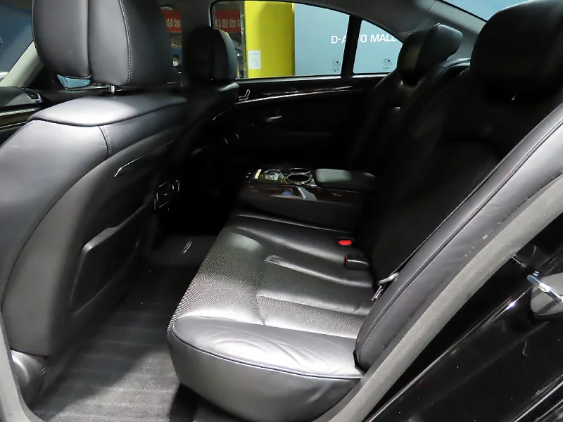 SsangYong Chairman W