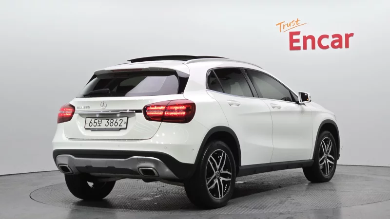 Mercedes-Benz GLA-Class