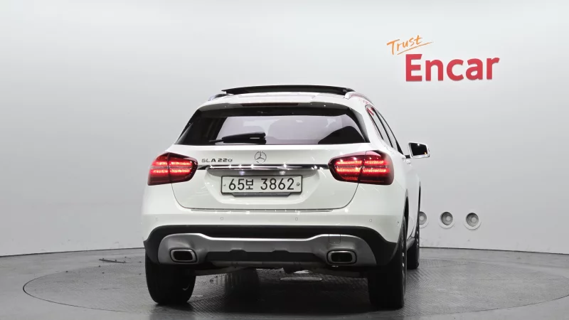 Mercedes-Benz GLA-Class