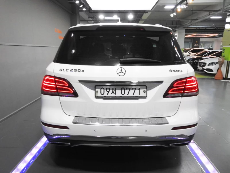 Mercedes-Benz GLE-Class