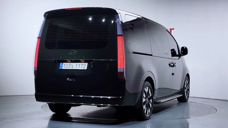 Hyundai Staria