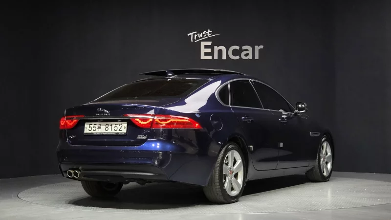 Jaguar XF
