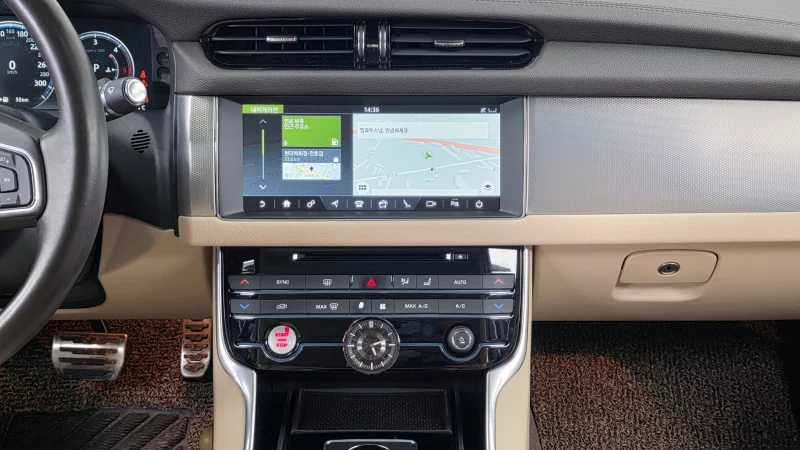 Jaguar XF