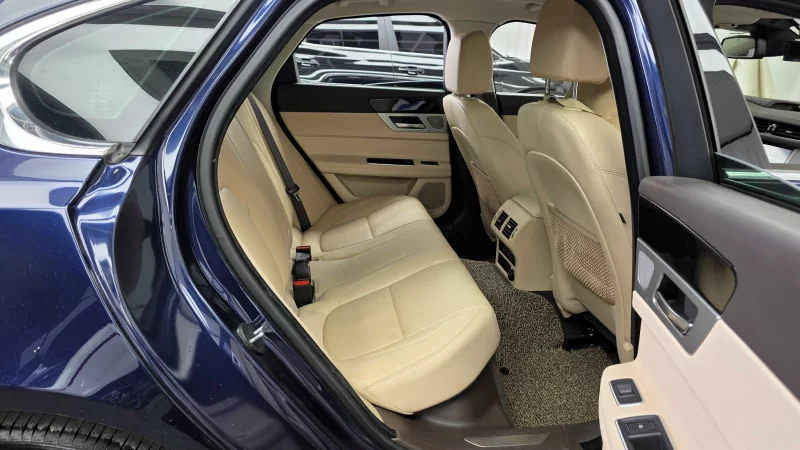 Jaguar XF