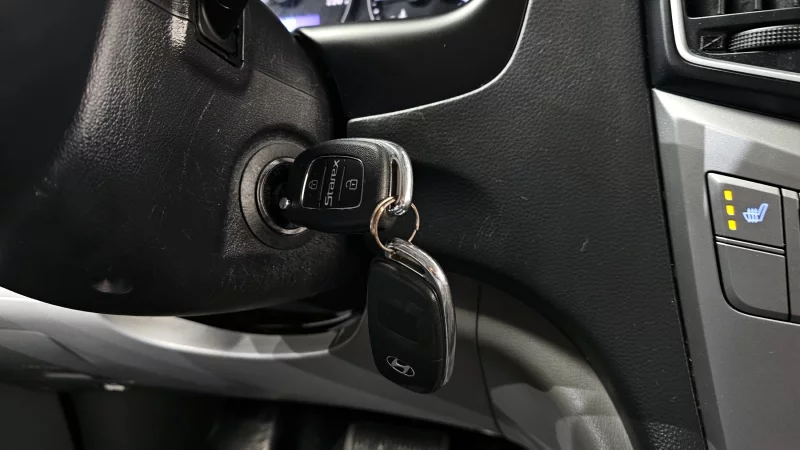 Hyundai Grand Starex