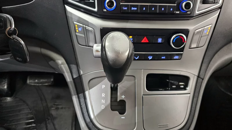 Hyundai Grand Starex