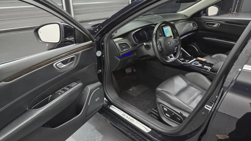 Renault SM6
