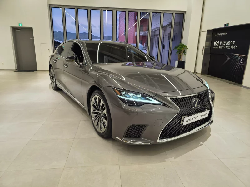 Lexus LS