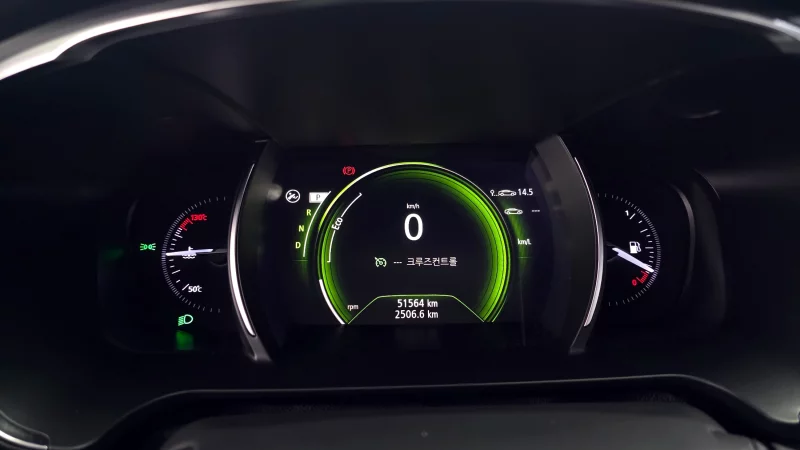 Renault SM6