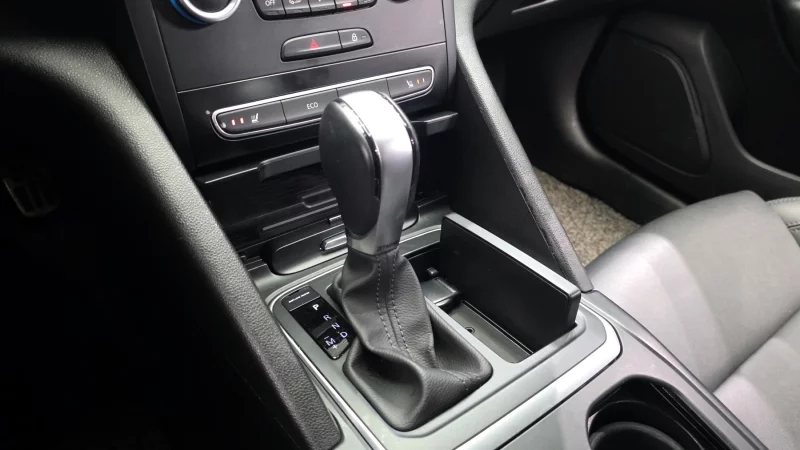 Renault SM6