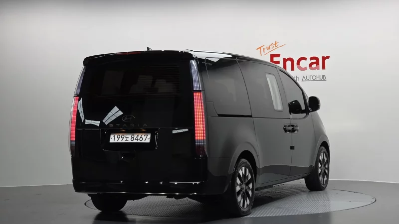 Hyundai Staria