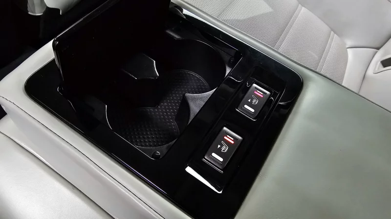 Renault SM6